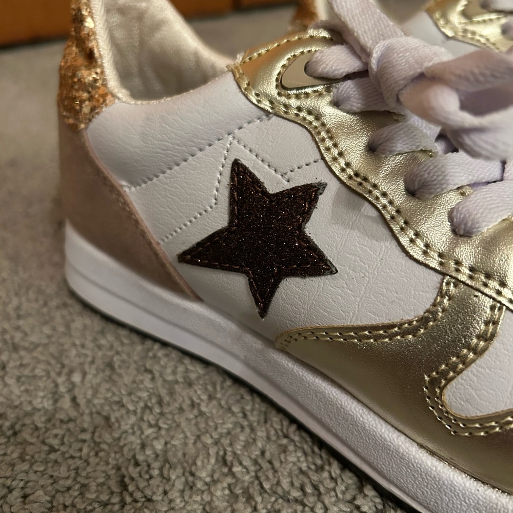*New* Pink Lily Jennifer Rose Gold and White Sparkle Star Sneakers - Picture 5 of 9